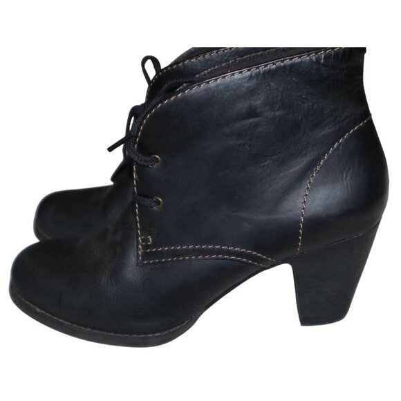 Clarks Bendables Black Leather Ankle Boots 9.5M Minimalist Grunge Cottagecore - Picture 4 of 7